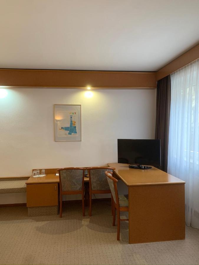 Отель Mondial Comfort - Frankfurt Centre 3*