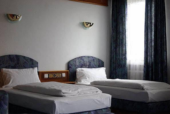 Hotel Mondial Comfort - Frankfurt Centre 3*